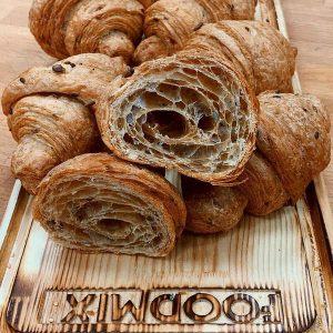 Зерновой круассан изготовлен с использованием смесей SofiPan - Multigrain и Монте Слойка плюс