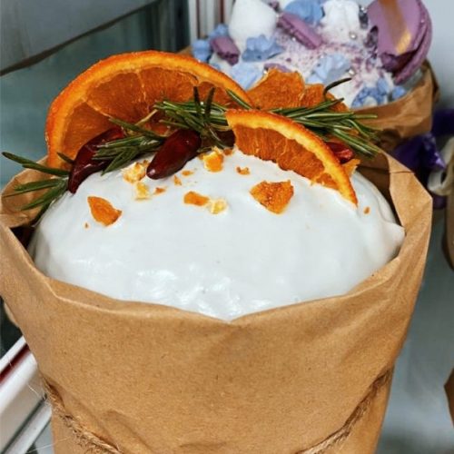 Кулич с использованием Помадки сахарной арт. белая и смеси Софипан Аромасвит производства компании Фудмикс